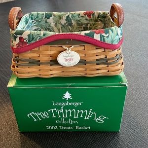 Longaberger 2002 Tree Trimming Treats Green basket, liner protector & tie-on